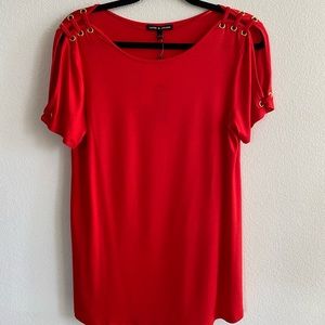 Women’s Cable and Gauge short sleeve top